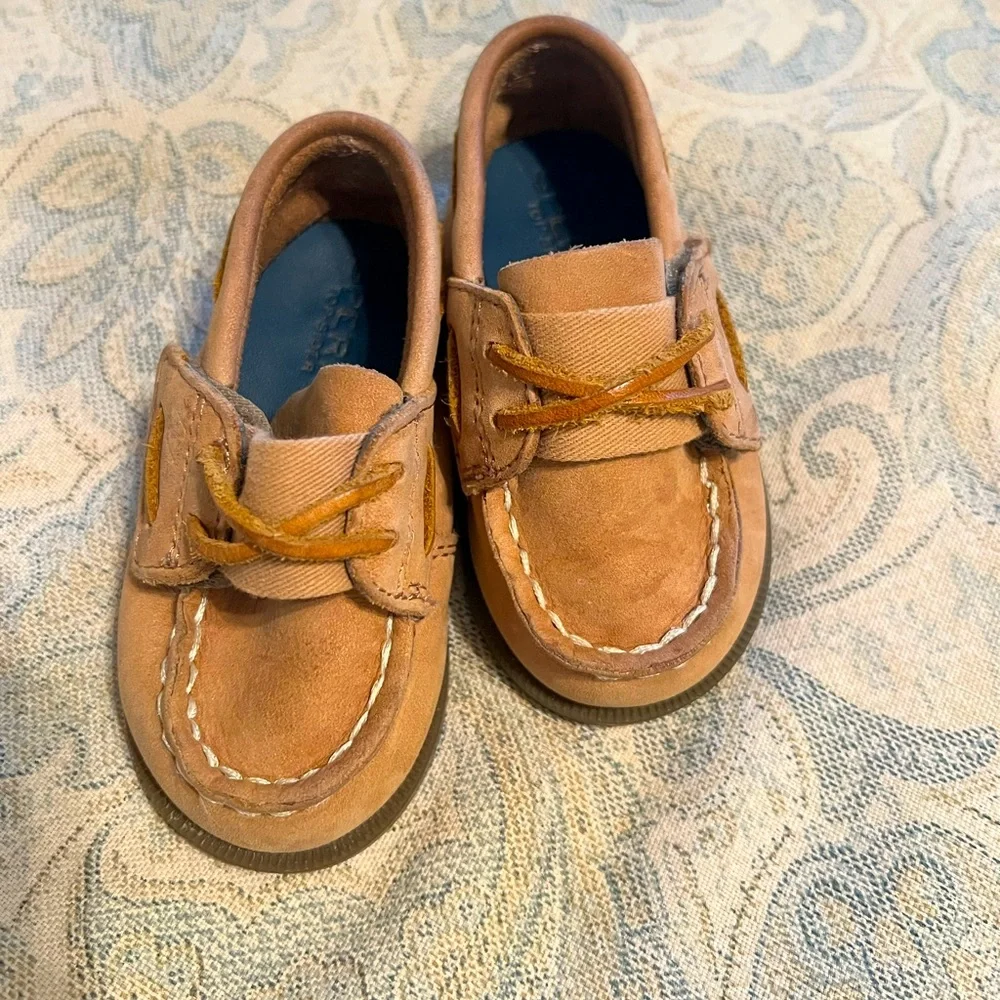 Sperry - Picture 2 of 6